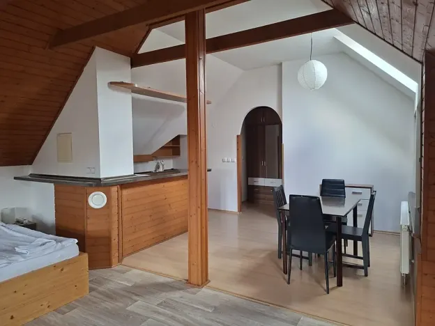 Pronájem atypického bytu, Břestek, 100 m2