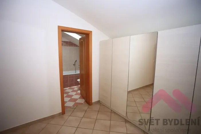 Pronájem bytu 2+kk, Praha - Žižkov, Jeseniova, 52 m2