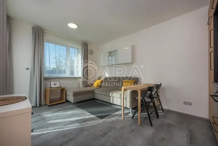 Pronájem bytu 1+kk, Praha - Chodov, Švabinského, 25 m2