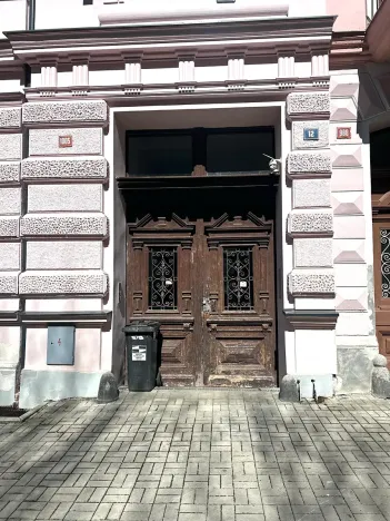 Prodej garáže, Karlovy Vary, Svahová, 100 m2