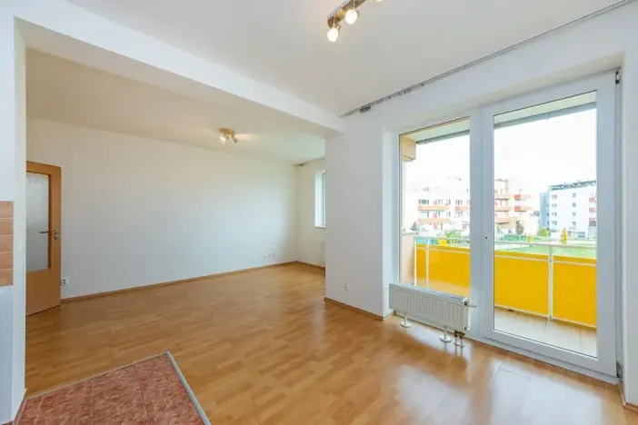 Pronájem bytu 1+kk, Praha - Kyje, Sicherova, 33 m2