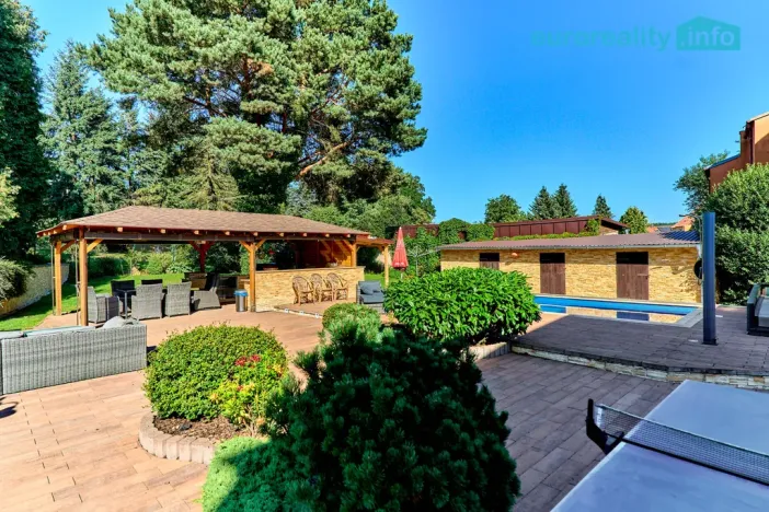 Prodej rodinného domu, Sadov - Bor, 470 m2