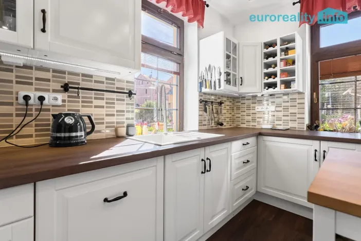 Prodej rodinného domu, Sadov - Bor, 470 m2