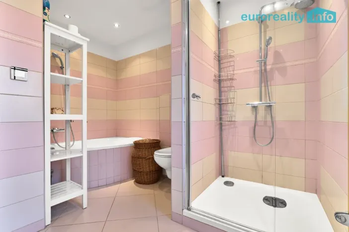 Prodej rodinného domu, Sadov - Bor, 470 m2