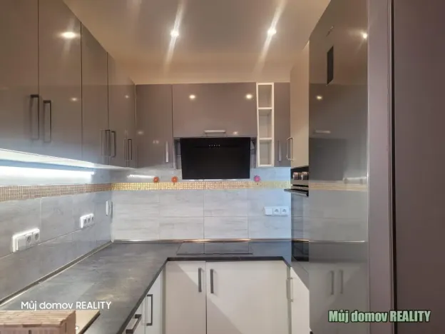 Pronájem bytu 2+kk, Praha - Černý Most, Kpt. Stránského, 44 m2