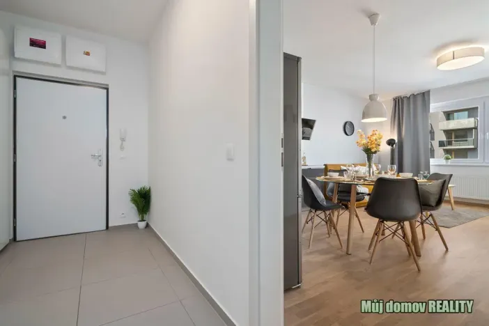 Pronájem bytu 2+kk, Praha - Hloubětín, Laponská, 49 m2