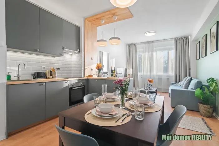 Pronájem bytu 2+kk, Praha - Vysočany, Kolbenova, 60 m2