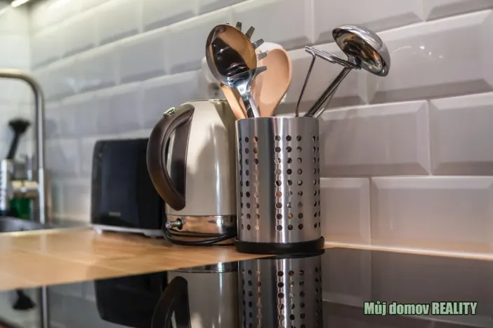 Pronájem bytu 2+kk, Praha - Vysočany, Kolbenova, 60 m2