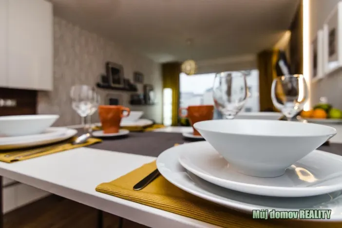 Pronájem bytu 2+kk, Praha - Střížkov, Zakšínská, 52 m2