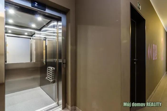 Pronájem bytu 2+kk, Praha - Střížkov, Zakšínská, 52 m2