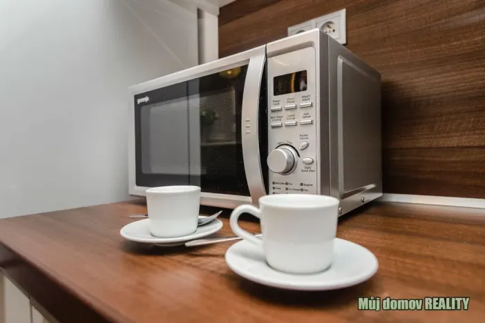 Pronájem bytu 2+kk, Praha - Střížkov, Zakšínská, 52 m2