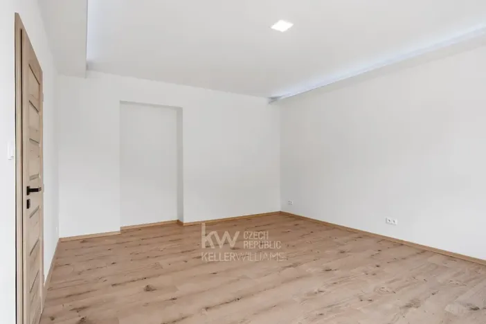 Prodej bytu 2+1, Cheb, Na Hradčanech, 82 m2