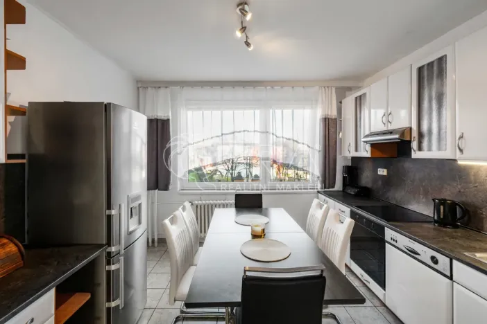 Prodej bytu 3+1, Praha - Černý Most, Vybíralova, 77 m2