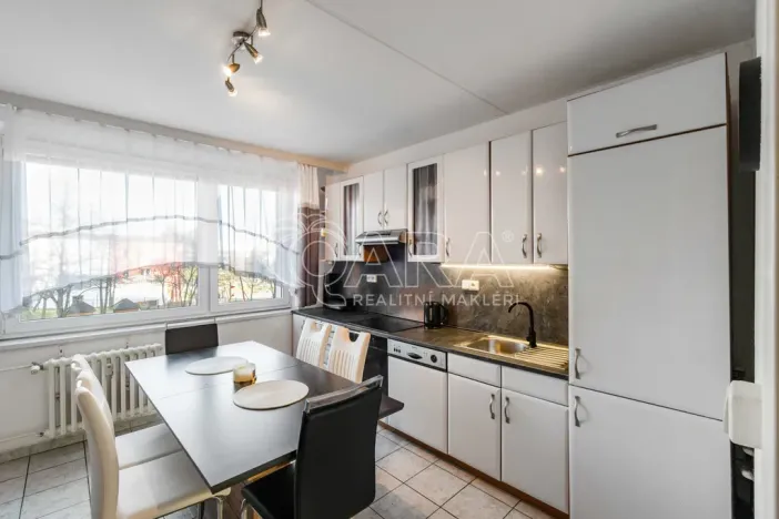 Prodej bytu 3+1, Praha - Černý Most, Vybíralova, 77 m2