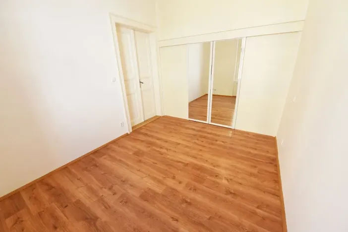 Pronájem bytu 2+kk, Praha - Vinohrady, Na Kozačce, 50 m2