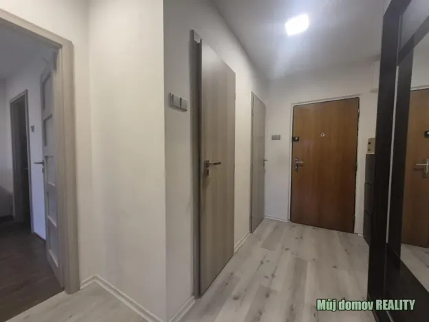 Pronájem bytu 2+kk, Praha - Kobylisy, Frýdlantská, 43 m2