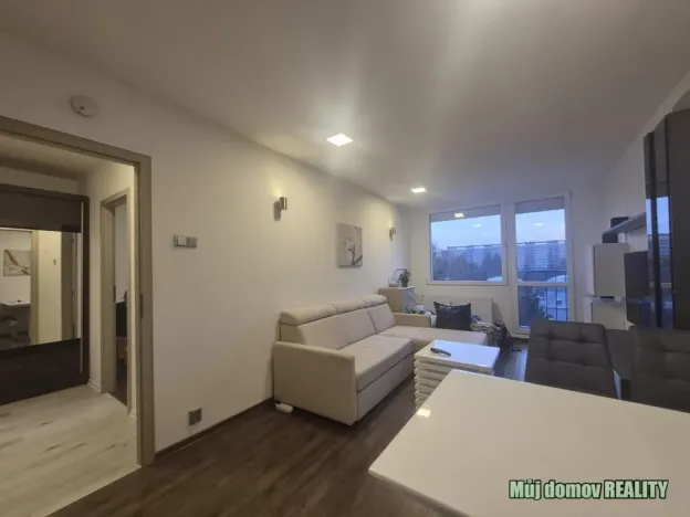 Pronájem bytu 2+kk, Praha - Kobylisy, Frýdlantská, 43 m2