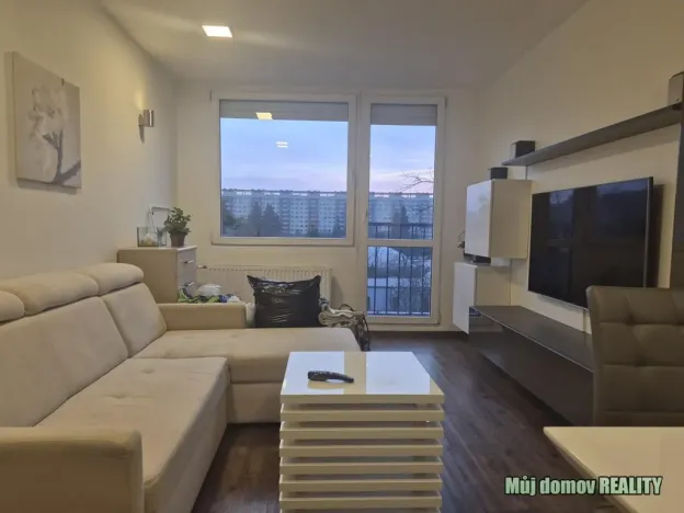 Pronájem bytu 2+kk, Praha - Kobylisy, Frýdlantská, 43 m2