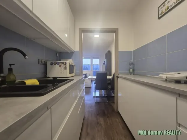 Pronájem bytu 2+kk, Praha - Kobylisy, Frýdlantská, 43 m2