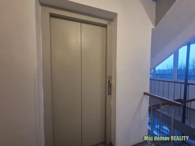 Pronájem bytu 2+kk, Praha - Kobylisy, Frýdlantská, 43 m2