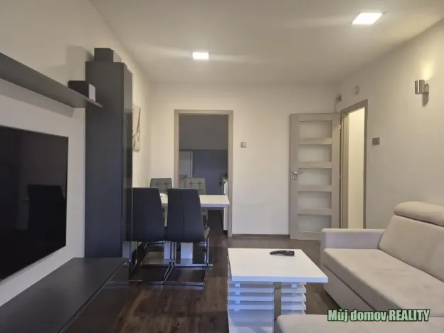 Pronájem bytu 2+kk, Praha - Kobylisy, Frýdlantská, 43 m2