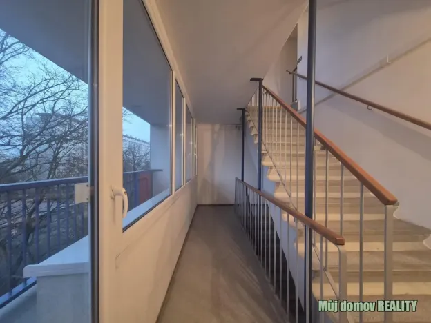 Pronájem bytu 2+kk, Praha - Kobylisy, Frýdlantská, 43 m2