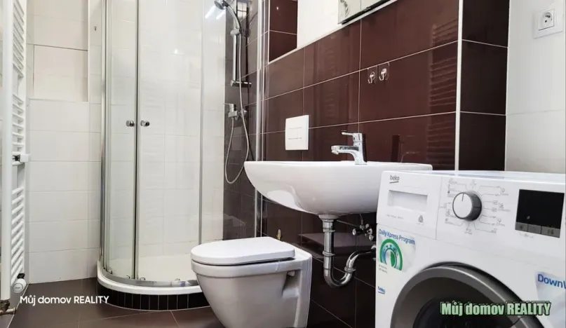 Pronájem bytu 1+kk, Praha - Uhříněves, Bečovská, 29 m2