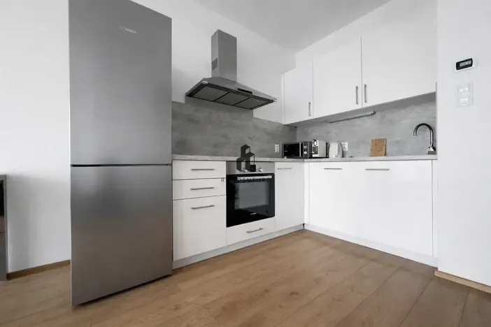 Pronájem bytu 2+kk, Praha - Holešovice, Komunardů, 57 m2