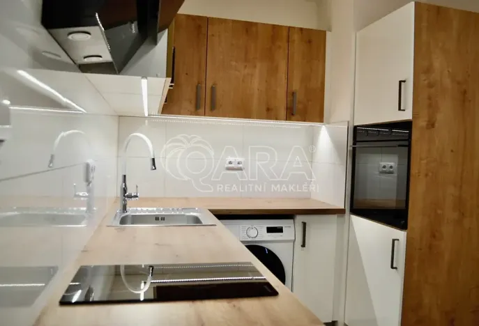 Pronájem bytu 1+1, Praha - Hloubětín, Kukelská, 43 m2