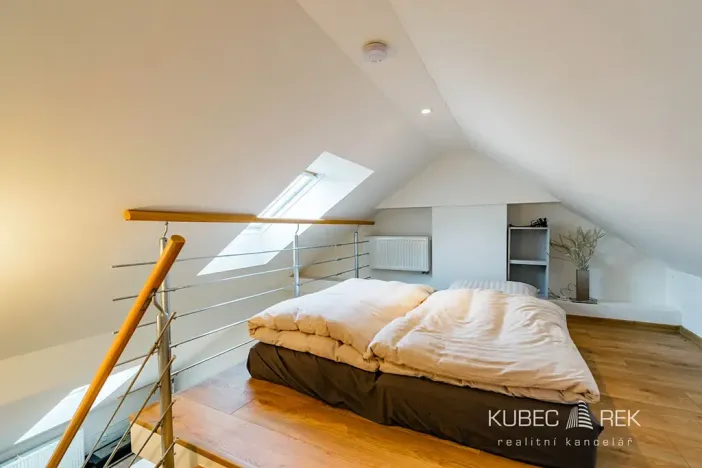 Pronájem bytu 1+kk, Praha - Jinonice, V Roháčích, 30 m2