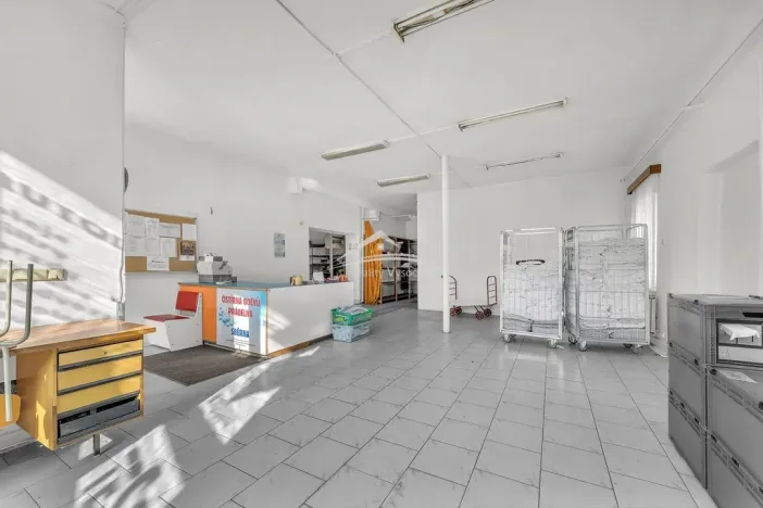 Prodej kanceláře, Havlíčkův Brod, Sázavská, 750 m2