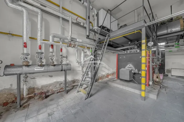 Prodej kanceláře, Havlíčkův Brod, Sázavská, 750 m2