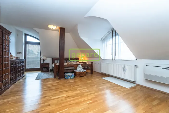 Prodej rodinného domu, Braškov, Akátová, 446 m2