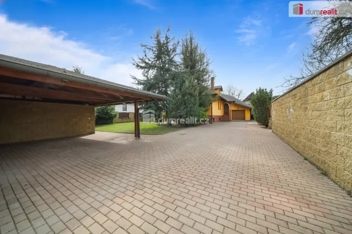 Prodej rodinného domu, Sluštice, 337 m2