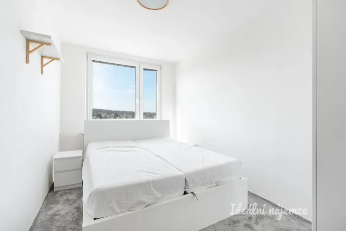 Pronájem bytu 2+kk, Praha, Boloňská, 42 m2