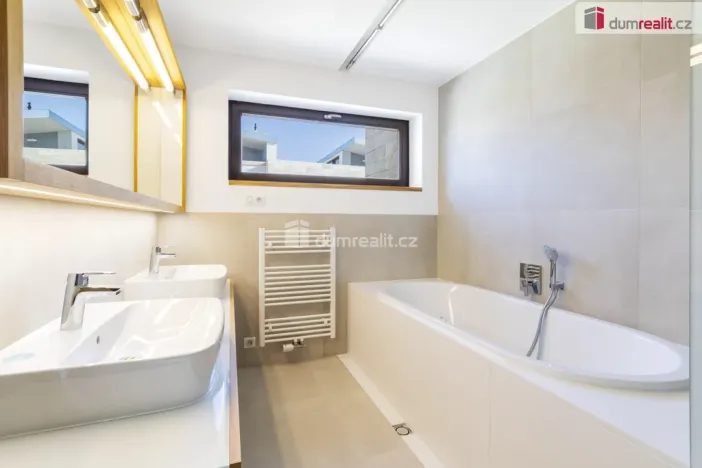 Prodej rodinného domu, Praha - Libuš, V Hrobech, 286 m2