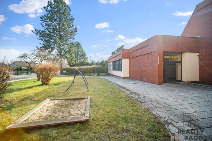 Prodej restaurace, Řečany nad Labem, 1. máje, 320 m2