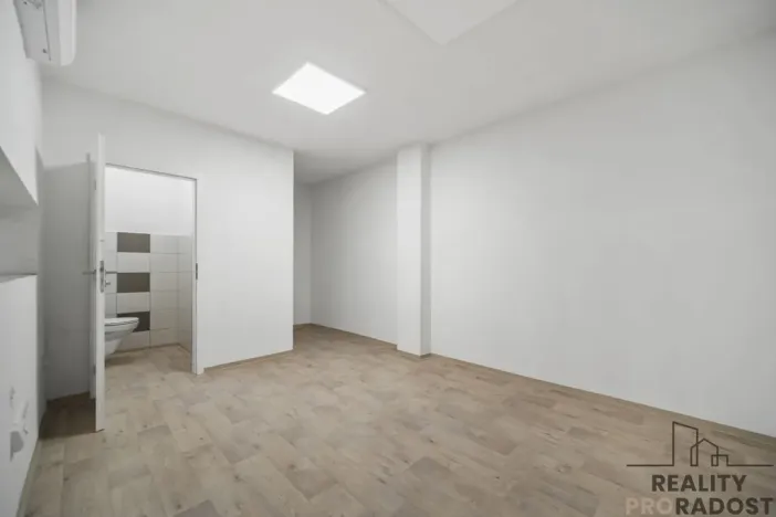 Pronájem skladu, Vysoké Mýto, 647 m2