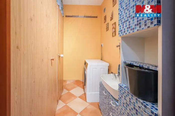 Prodej bytu 4+1, Litoměřice - Pokratice, Ladova, 77 m2