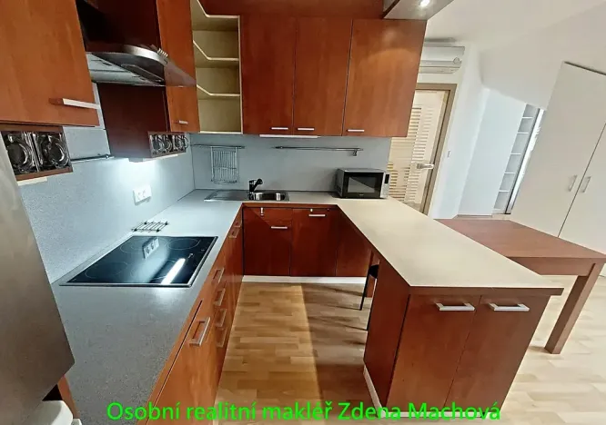 Pronájem bytu 2+kk, Praha - Strašnice, Gutova, 48 m2