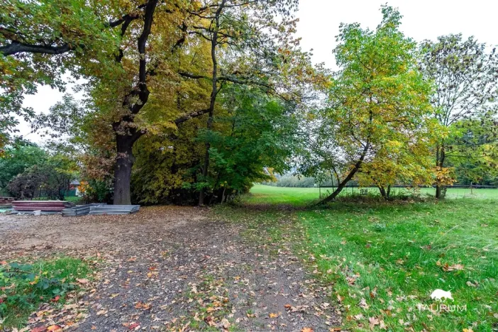 Prodej pozemku pro bydlení, Velký Chlumec, okres beroun, 1355 m2