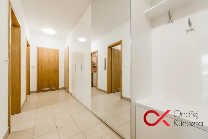 Pronájem bytu 2+kk, Říčany, Na Fialce, 66 m2