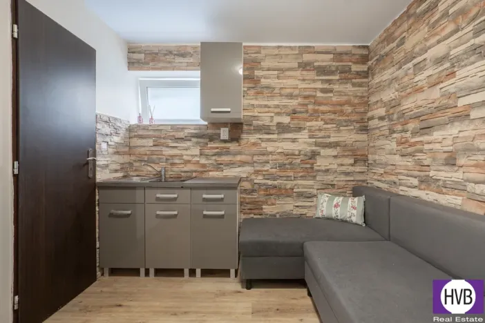 Prodej atypického bytu, Praha, Chvalská, 11 m2