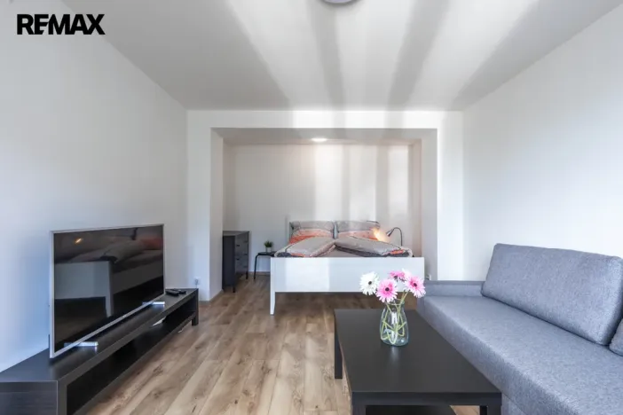 Pronájem bytu 1+1, Meziboří, Májová, 33 m2