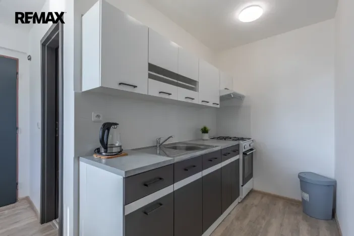 Pronájem bytu 1+1, Meziboří, Májová, 33 m2