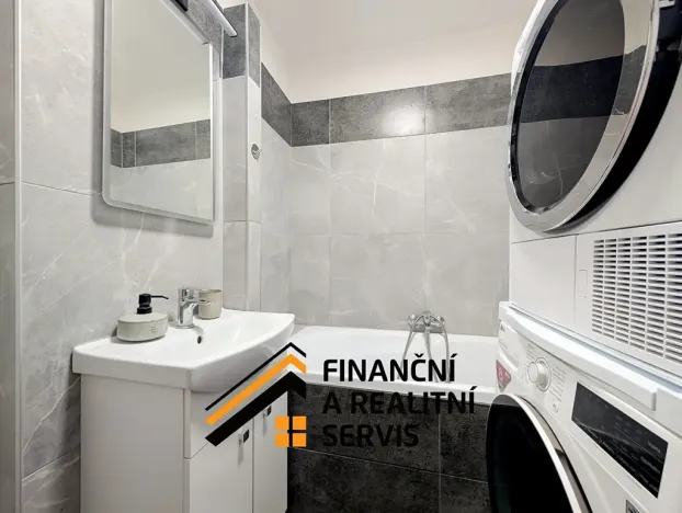 Prodej bytu 2+1, Milovice, Spojovací, 45 m2