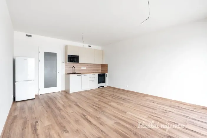 Pronájem bytu 1+kk, Praha - Hloubětín, Poděbradská, 37 m2