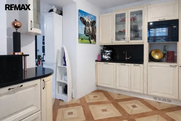 Prodej bytu 3+kk, Karlovy Vary, Křižíkova, 86 m2