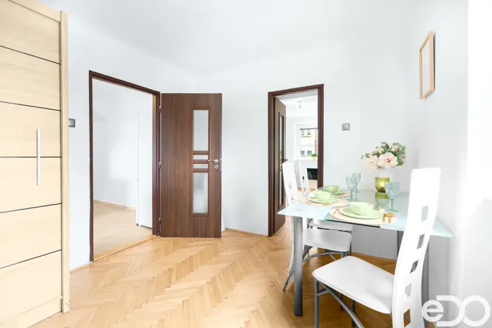 Prodej bytu 3+1, Chocerady - Komorní Hrádek, 83 m2