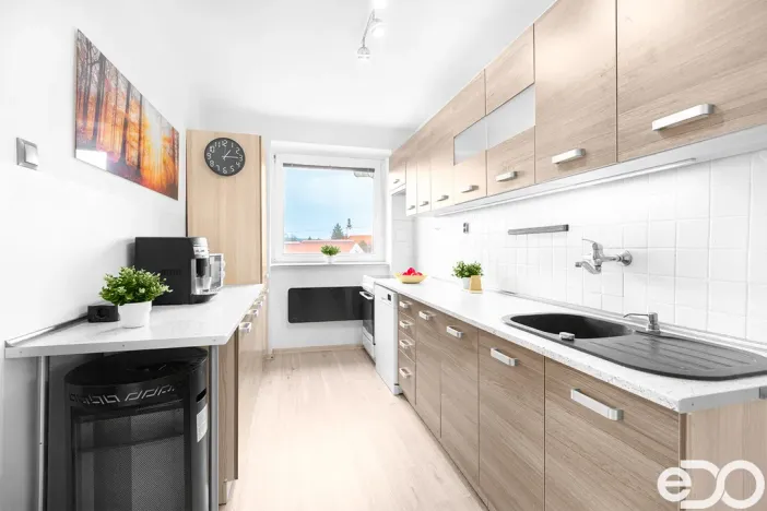 Prodej bytu 3+1, Chocerady - Komorní Hrádek, 83 m2